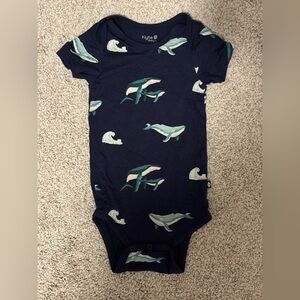 Kyte BABY Dark Blue Whale Print Bodysuit 12-18 months